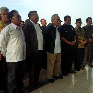 Menteri Pekerjaan Umum dan Perumahan Rakyat, Mochamad Basuki Hadimuljono saat sampai di Jambi pagi ini (12/11)